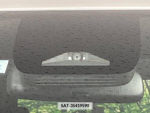 Toyota VOXY 2023-03 375725-3
