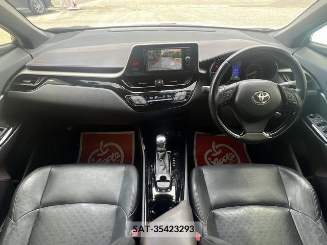 Toyota C-HR 2017-05 351365-15