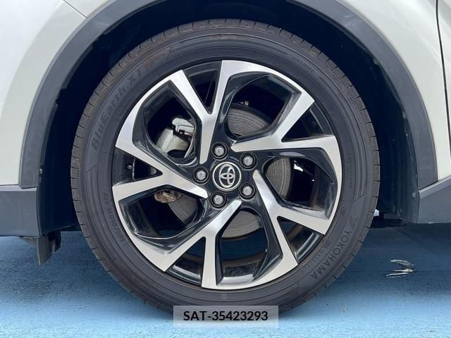 Toyota C-HR 2017-05 351365-13