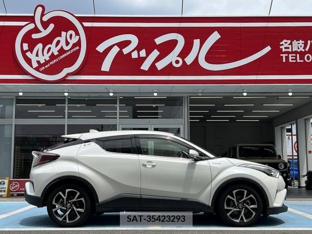 Toyota C-HR 2017-05 351365-9