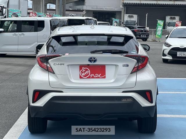 Toyota C-HR 2017-05 351365-7
