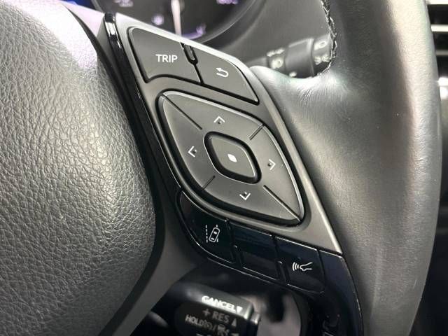 Toyota C-HR 2017-02 24994-5