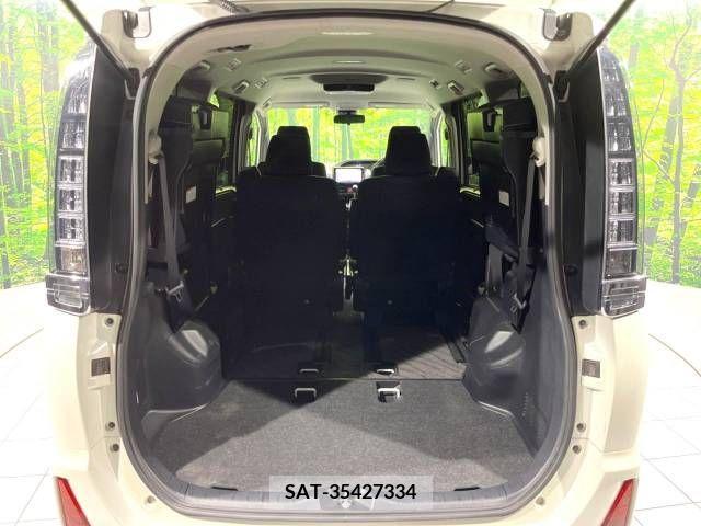 Toyota VOXY 2017-06 224955-11