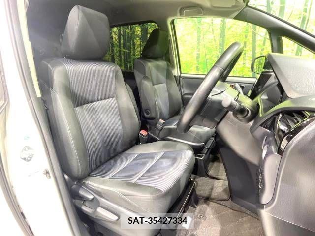 Toyota VOXY 2017-06 224955-8