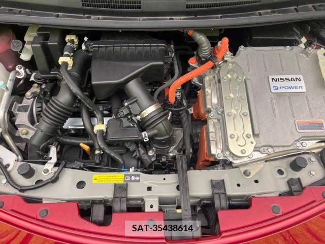 Nissan NOTE 2019-06 329352-18