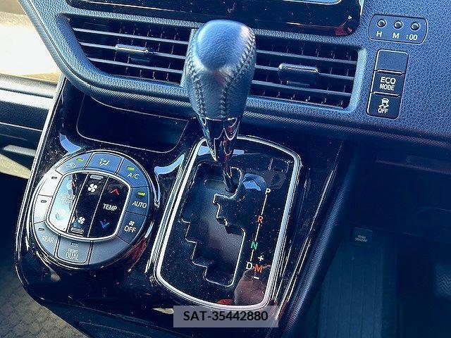 Toyota VOXY 2019-02 220892-19