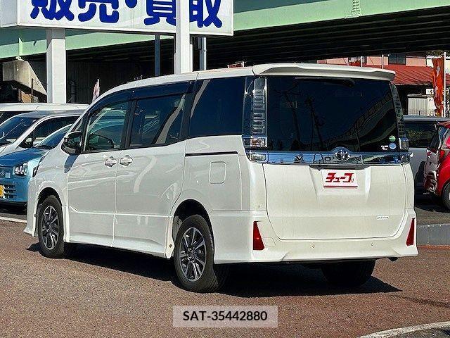 Toyota VOXY 2019-02 220892-8