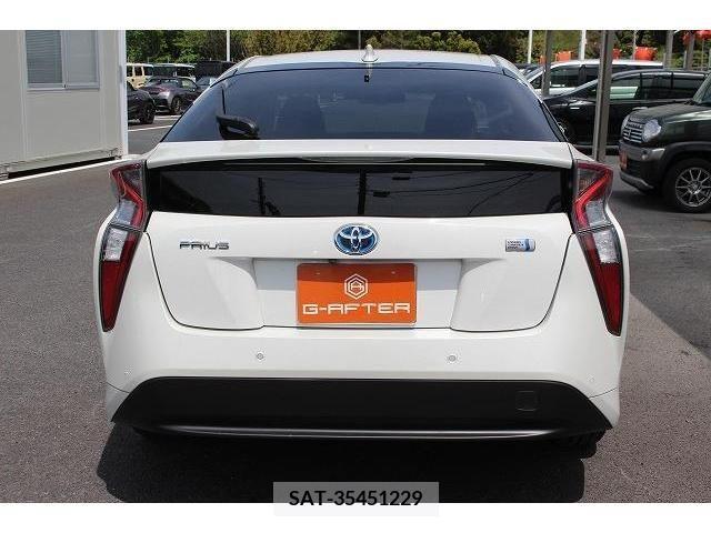 Toyota PRIUS 2017-02 233974-7