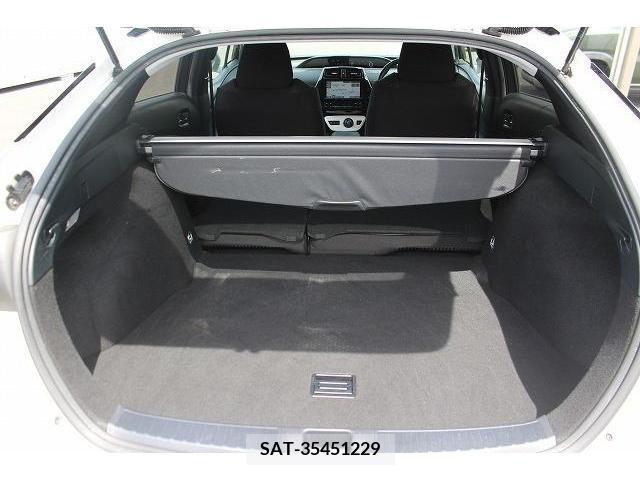 Toyota PRIUS 2017-02 233974-14
