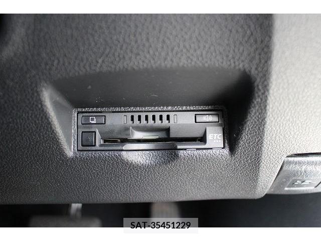 Toyota PRIUS 2017-02 233974-4