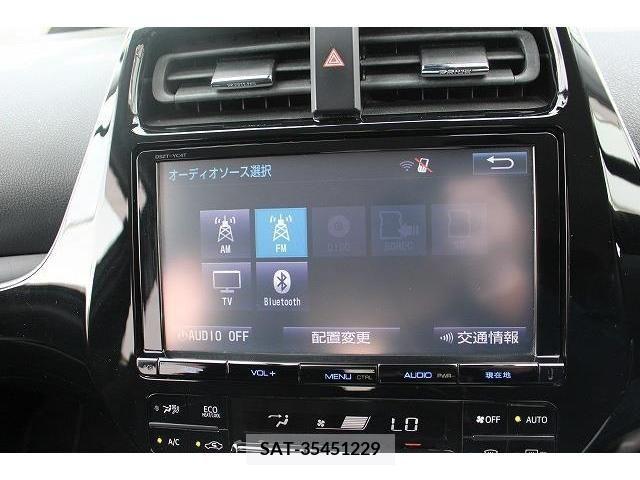Toyota PRIUS 2017-02 233974-2