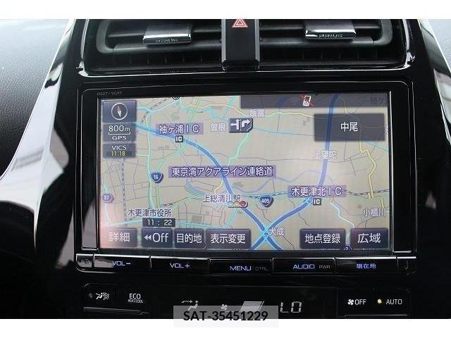Toyota PRIUS 2017-02 233974-1