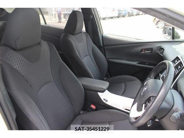 Toyota PRIUS 2017-02 233974-12