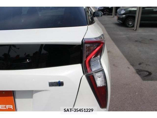 Toyota PRIUS 2017-02 233974-10