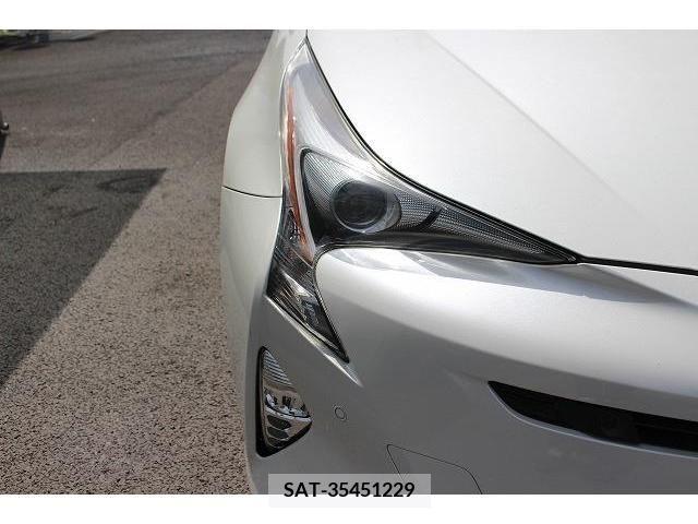 Toyota PRIUS 2017-02 233974-9