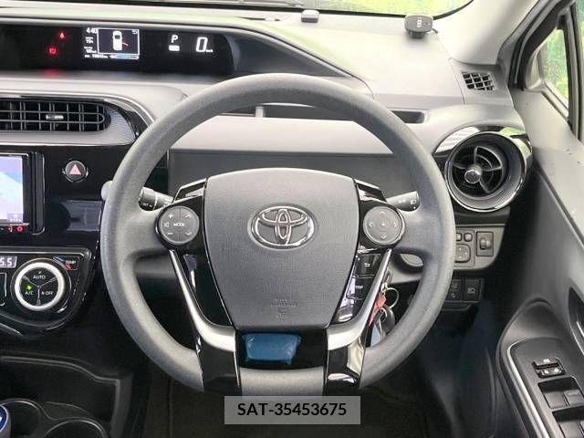 Toyota AQUA 2017-11 260245-11