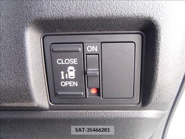 Honda N BOX CUSTOM 2024-02 213211-18