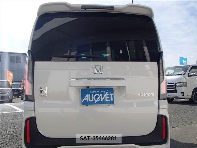 Honda N BOX CUSTOM 2024-02 213211-4