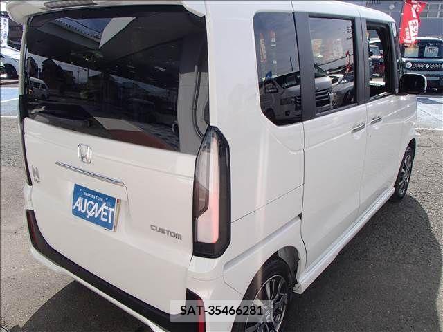 Honda N BOX CUSTOM 2024-02 213211-3