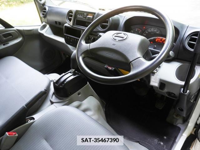 Hino DUTRO 2017-09 359480-2