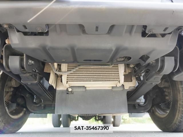 Hino DUTRO 2017-09 359480-23