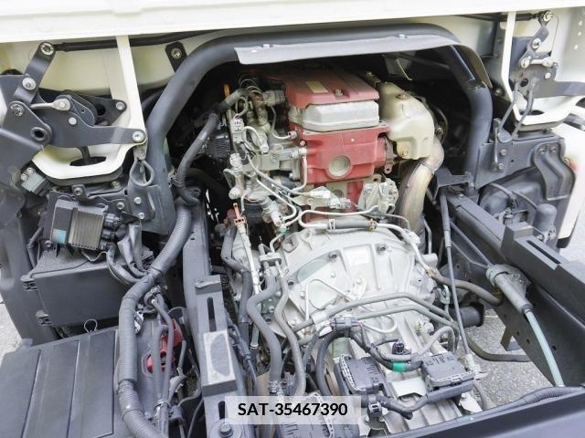 Hino DUTRO 2017-09 359480-19
