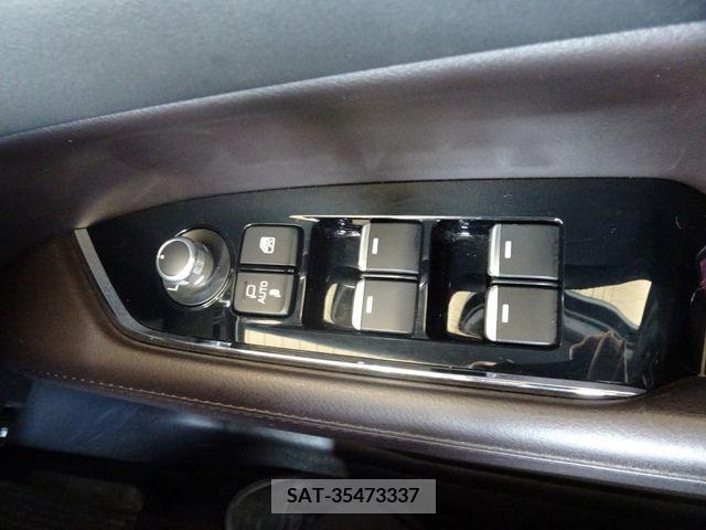 Mazda CX-8 2018-03 381833-24