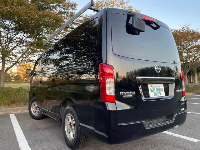 Nissan NV350 Caravan 2014-12 16638-1