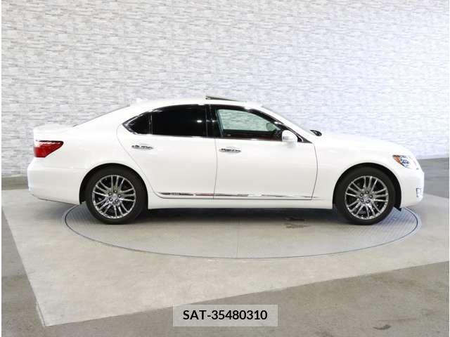 Lexus LS 2010-01 275841-14