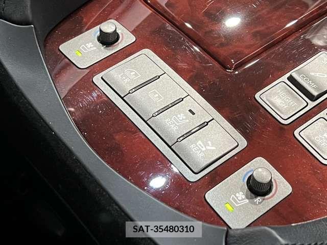 Lexus LS 2010-01 275841-6