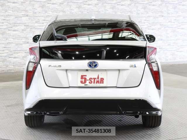 Toyota PRIUS 2016-08 383854-12