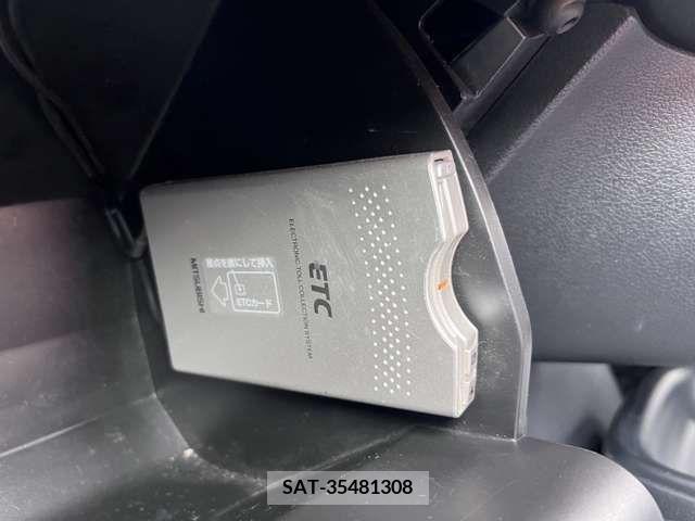 Toyota PRIUS 2016-08 383854-19