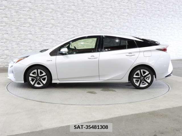 Toyota PRIUS 2016-08 383854-10