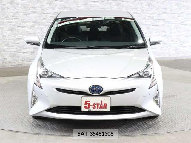 Toyota PRIUS 2016-08 383854-9