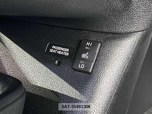 Toyota PRIUS 2016-08 383854-6