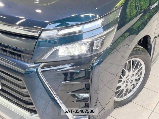 Toyota VOXY HYBRID 2017-07 289377-13