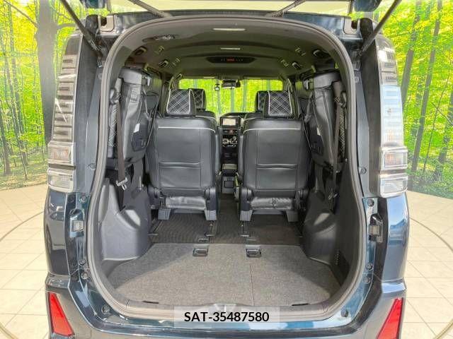 Toyota VOXY HYBRID 2017-07 289377-11