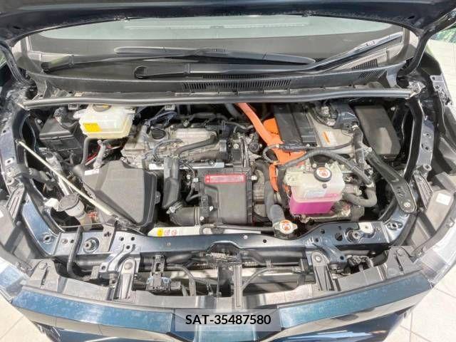 Toyota VOXY HYBRID 2017-07 289377-18