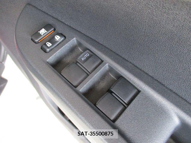 Toyota RACTIS 2011-11 385595-27