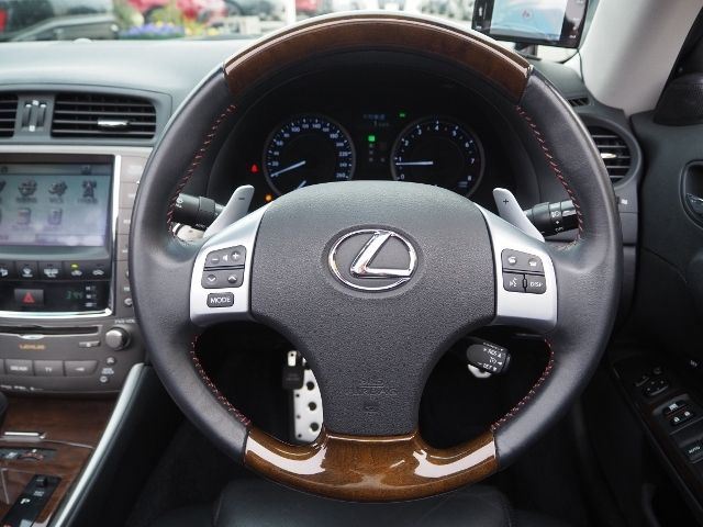 Lexus IS 2010-12 1221-17