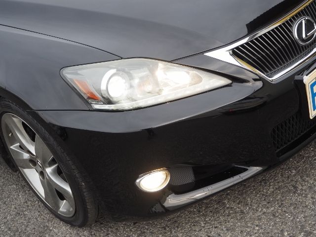 Lexus IS 2010-12 1221-10