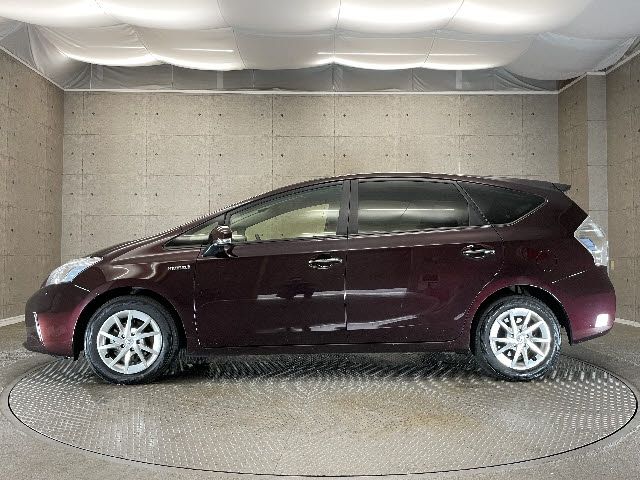 Toyota PRIUS ALPHA 2013-10 25244-8