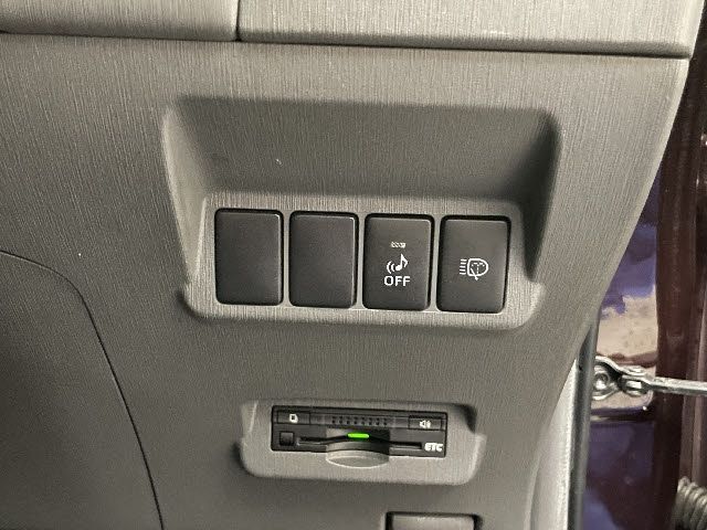 Toyota PRIUS ALPHA 2013-10 25244-21