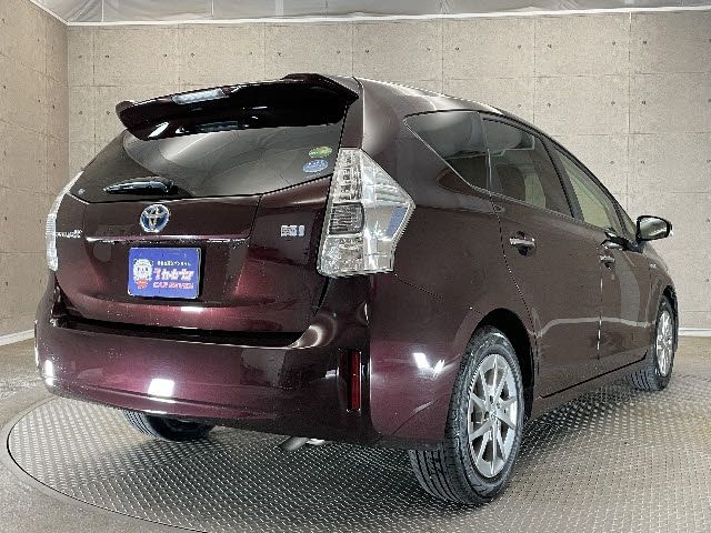 Toyota PRIUS ALPHA 2013-10 25244-3