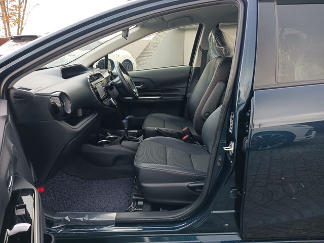 Toyota AQUA 2018-03 188379-21