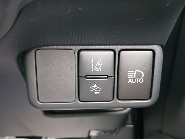 Toyota AQUA 2018-03 188379-19