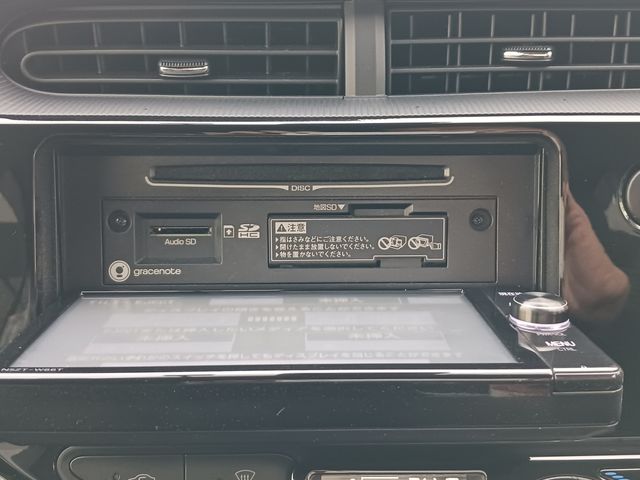 Toyota AQUA 2018-03 188379-15