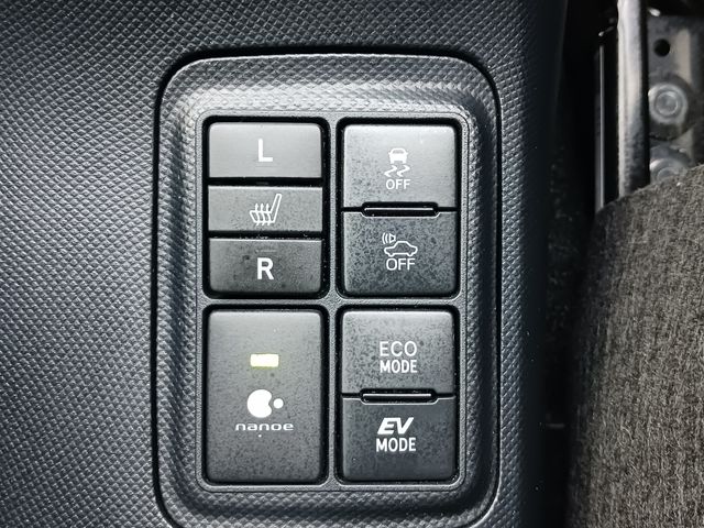 Toyota AQUA 2018-03 188379-18