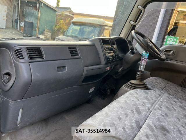 Mazda TITAN DASH 2003-02 206746-6