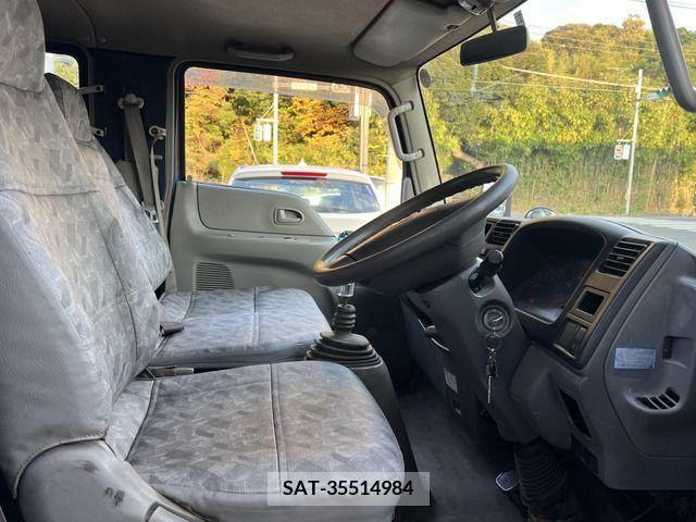 Mazda TITAN DASH 2003-02 206746-4